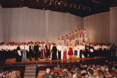 photo-1989-gene-concert-et-costumes-Carmina